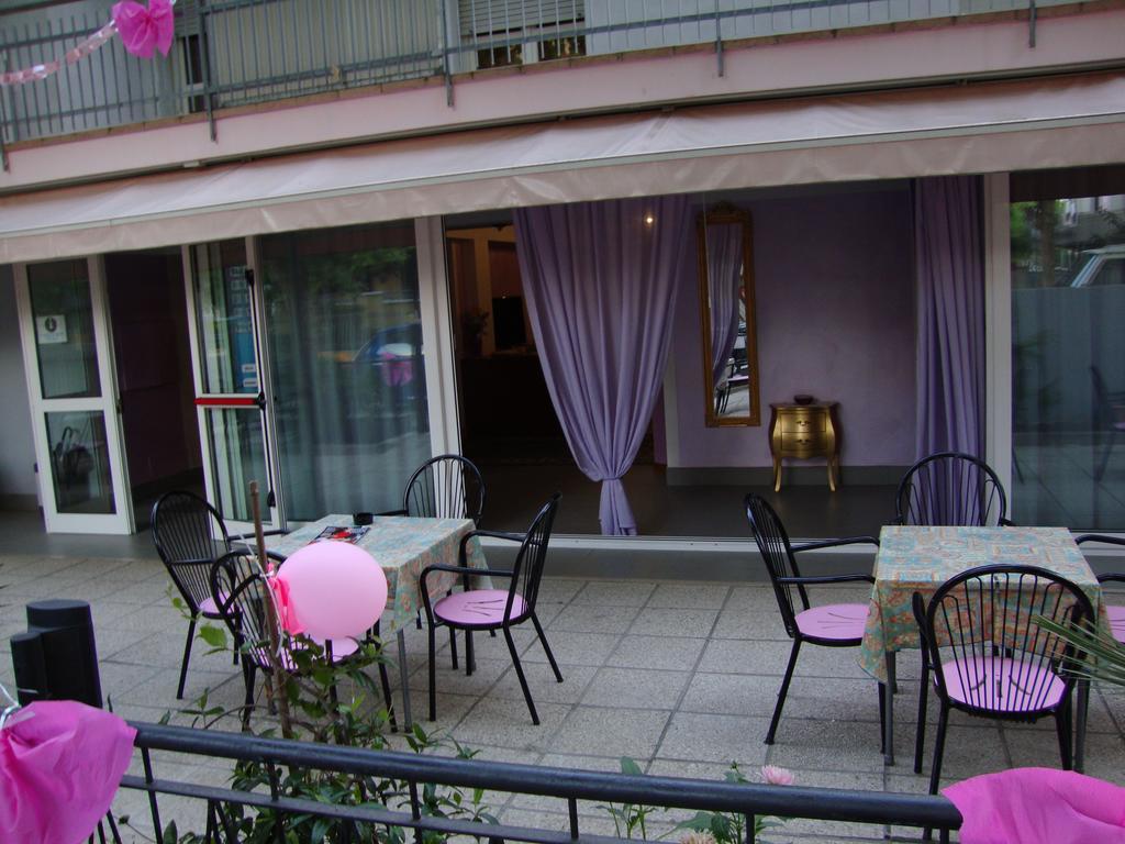 Hotel Midi Riccione Exterior foto